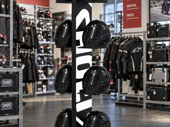 Display de suelo para cascos Shoei